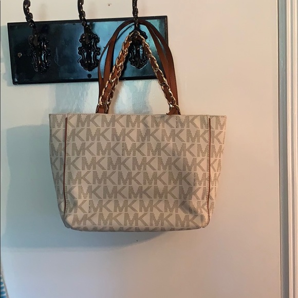 Michael Kors purse - Picture 2 of 5